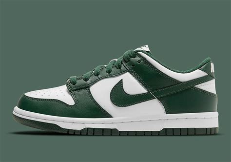 nike low dunks men's 8